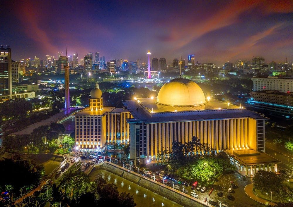 masjid terbesar di Indonesia