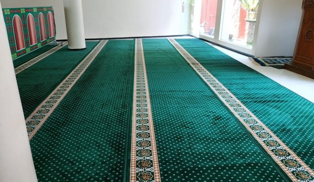 Adab dan larangan di dalam masjid menurut hadits