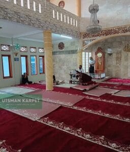 Setting , Pemotongan dan Obras Karpet Masjid Rumah Sakit Angkatan Udara Dr. M. Salamun Bandung