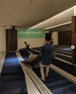 Pemasangan Karpet untuk Masjid Pelindo Tower Rawa Badak Utara Koja