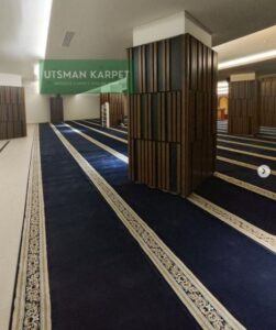 Pemasangan Karpet untuk Masjid Pelindo Tower Rawa Badak Utara Koja Selesai