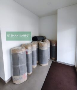 Pesanan Karpet untuk Masjid Pelindo Tower Rawa Badak Utara Koja Tiba di Lokasi