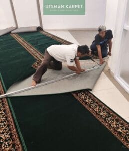 Setting dan Pemotongan karpet untuk Mushola Mall Ciputra Tangerang