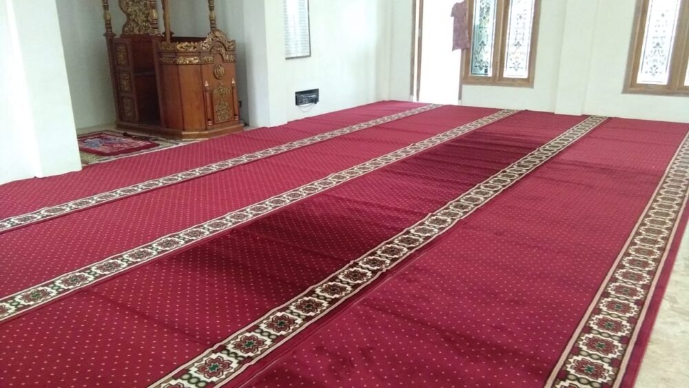 Cek Kualitas Karpet Masjid